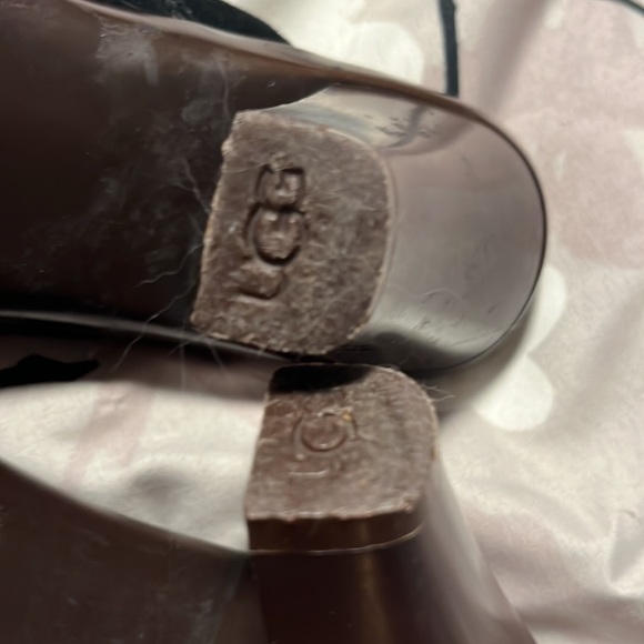 Adorable pair of UGG heels! - Picture 6 of 8